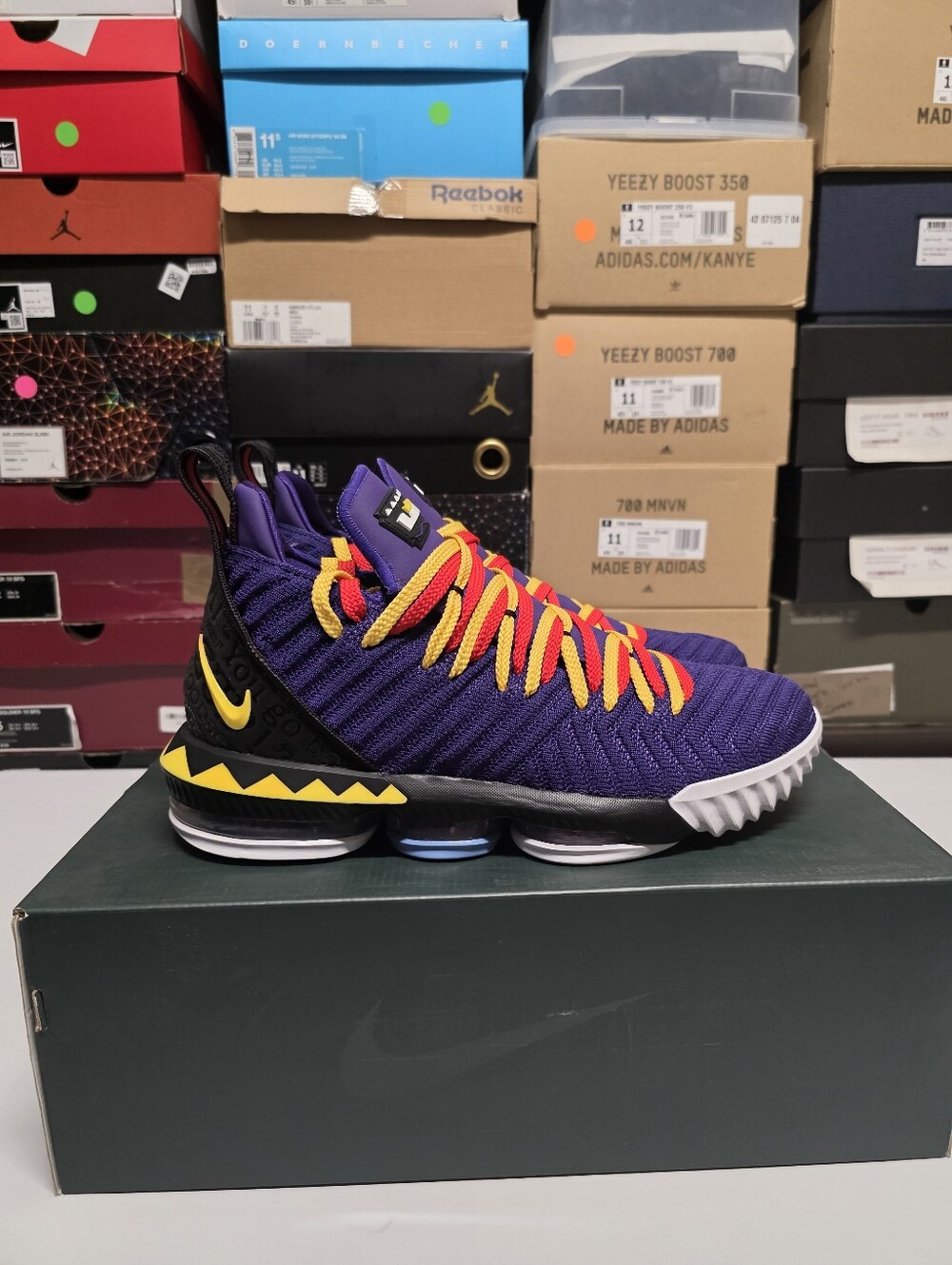 Nike LeBron 16 "Martin" Sz 11